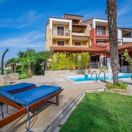 Apartment Rossella 1-2 *